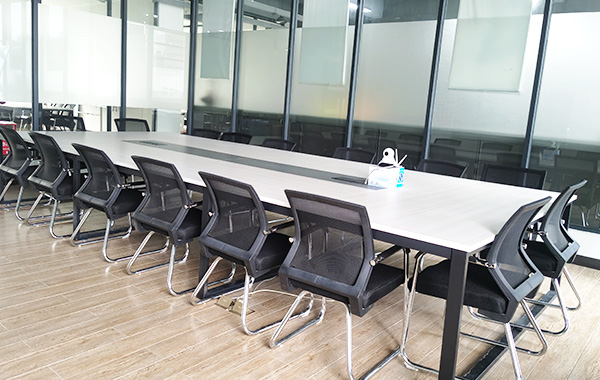 {振揚(yáng)實(shí)業(yè)是拖鞋廠(chǎng)家、拖鞋加工廠(chǎng)、拖鞋代工廠(chǎng)、高端拖鞋定制、人字拖加工廠(chǎng)、定制拖鞋工廠(chǎng)、品牌拖鞋代工廠(chǎng)、涼鞋代工廠(chǎng)、沙灘拖鞋廠(chǎng)家、涼鞋廠(chǎng)家，自1980年以來(lái)，專(zhuān)注研制及生產(chǎn)拖鞋。}