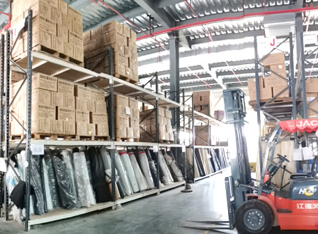 {振揚(yáng)實(shí)業(yè)是拖鞋廠(chǎng)家、拖鞋加工廠(chǎng)、拖鞋代工廠(chǎng)、高端拖鞋定制、人字拖加工廠(chǎng)、定制拖鞋工廠(chǎng)、品牌拖鞋代工廠(chǎng)、涼鞋代工廠(chǎng)、沙灘拖鞋廠(chǎng)家、涼鞋廠(chǎng)家，40多年沉淀，精益求精。}