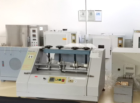 {振揚(yáng)實(shí)業(yè)是拖鞋廠(chǎng)家、拖鞋加工廠(chǎng)、拖鞋代工廠(chǎng)、高端拖鞋定制、人字拖加工廠(chǎng)、定制拖鞋工廠(chǎng)、品牌拖鞋代工廠(chǎng)、涼鞋代工廠(chǎng)、沙灘拖鞋廠(chǎng)家、涼鞋廠(chǎng)家，40多年沉淀，精益求精。}